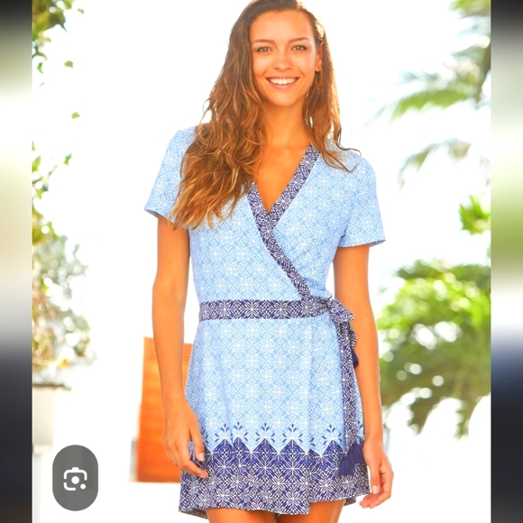 NWOT Blue and wjite romper. Size Small Cabana Life Blue White Wrap Shorts Women - Picture 1 of 6